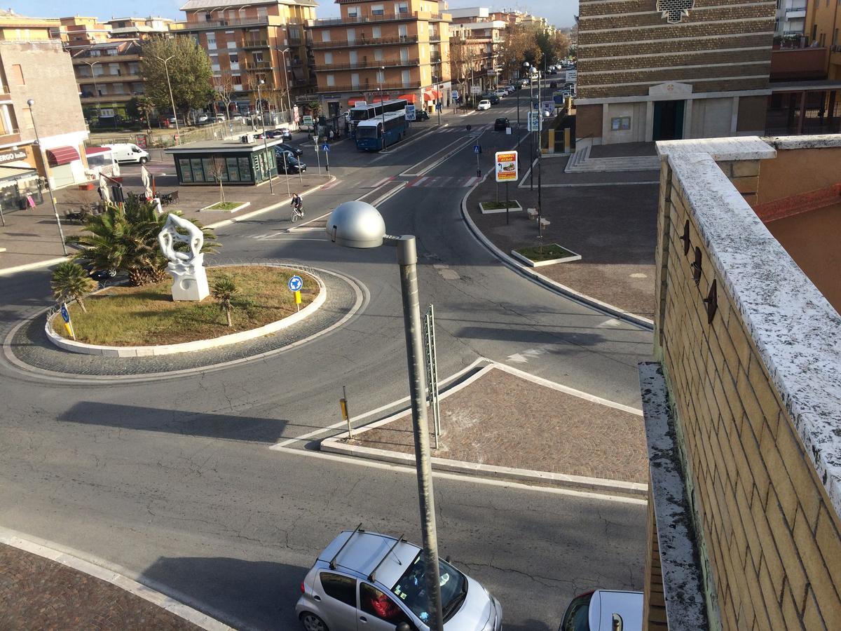 Alex & Lorenz Hotel Torvaianica Exterior photo