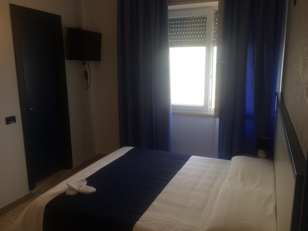 Alex & Lorenz Hotel Torvaianica Exterior photo
