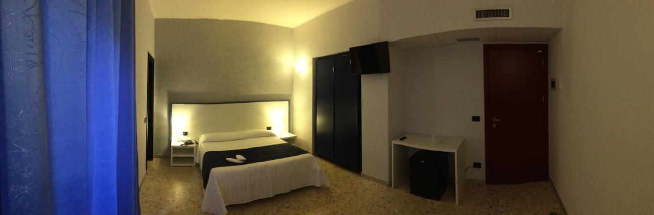 Alex & Lorenz Hotel Torvaianica Exterior photo