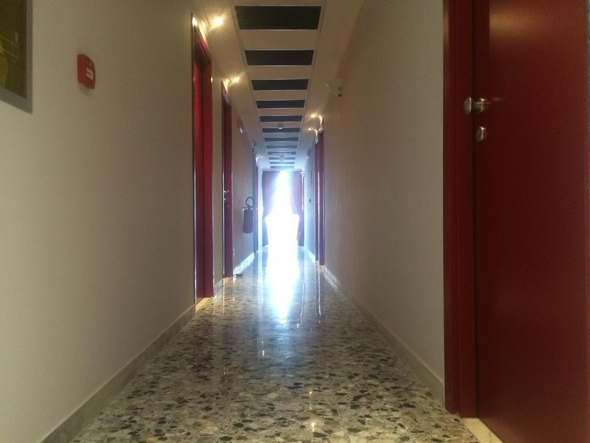 Alex & Lorenz Hotel Torvaianica Exterior photo